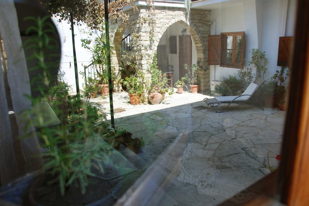 칼라바소스 Kontoyiannis House 아파트 외부 사진